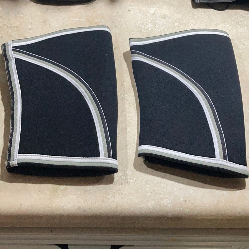 SMALL Knee sleeves with compression